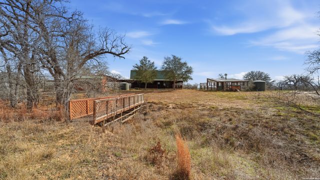 113 Spring Ranch, Floresville, TX 78114