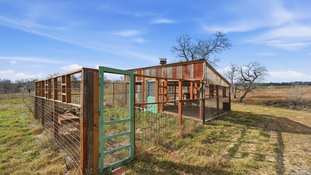 113 Spring Ranch, Floresville, TX 78114