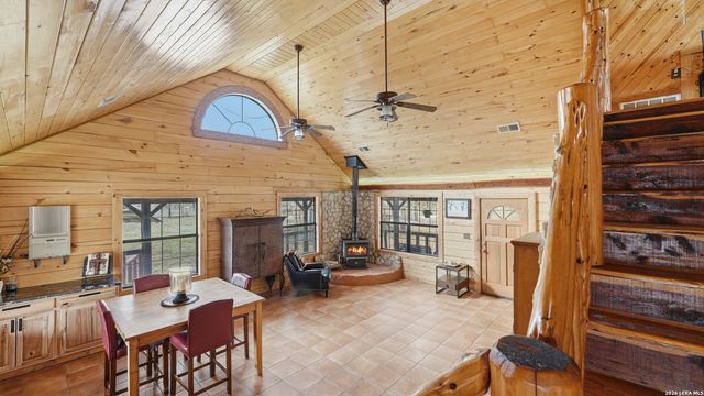 113 Spring Ranch, Floresville, TX 78114