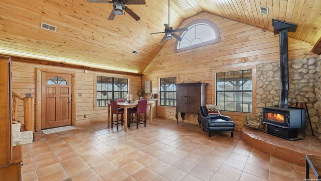 113 Spring Ranch, Floresville, TX 78114