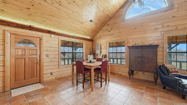 113 Spring Ranch, Floresville, TX 78114