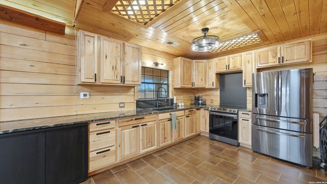 113 Spring Ranch, Floresville, TX 78114