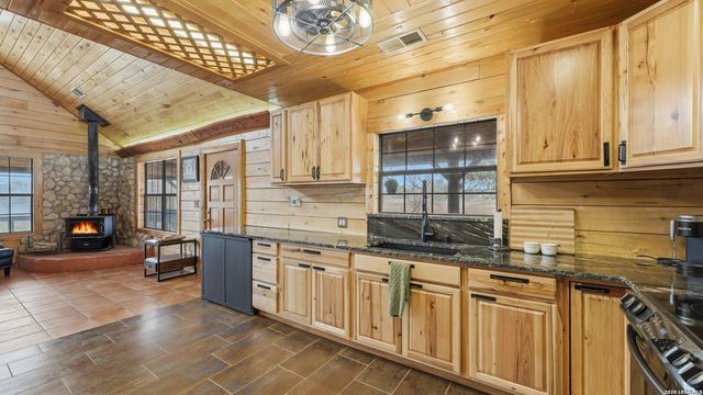 113 Spring Ranch, Floresville, TX 78114