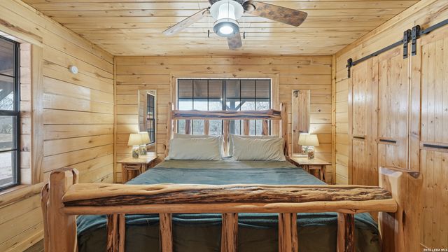 113 Spring Ranch, Floresville, TX 78114