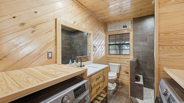 113 Spring Ranch, Floresville, TX 78114