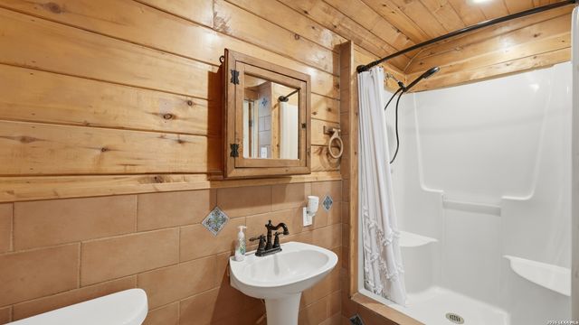 113 Spring Ranch, Floresville, TX 78114