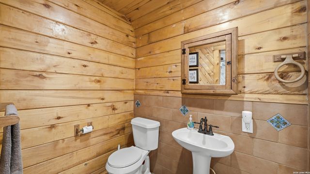 113 Spring Ranch, Floresville, TX 78114