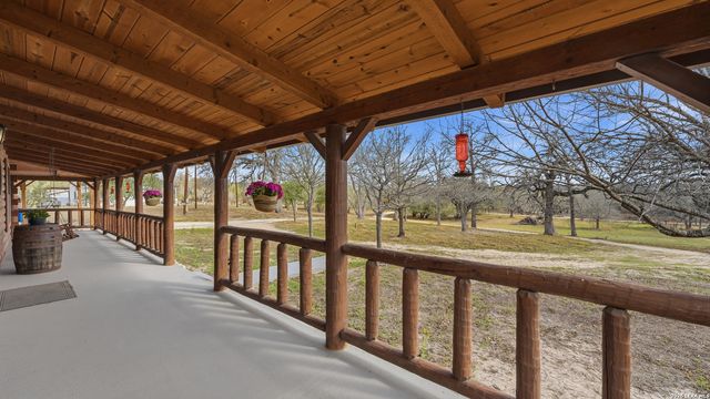 113 Spring Ranch, Floresville, TX 78114