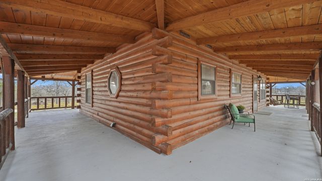 113 Spring Ranch, Floresville, TX 78114