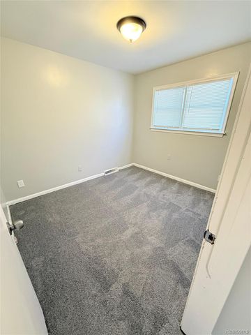 17633 Henry Street, Melvindale, MI 48122