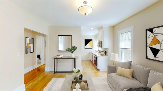 303 Tappan St 3, Brookline, MA 02445