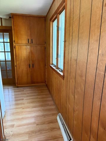 13 Millburn Rd, Jefferson Twp., NJ 07849