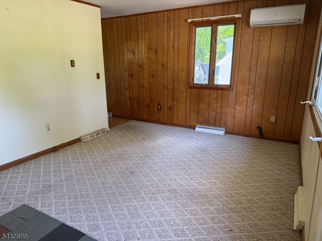 13 Millburn Rd, Jefferson Twp., NJ 07849