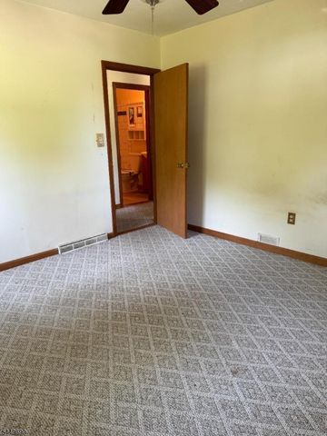 13 Millburn Rd, Jefferson Twp., NJ 07849