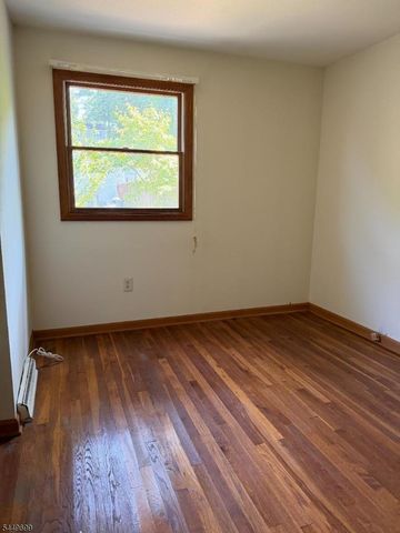 13 Millburn Rd, Jefferson Twp., NJ 07849