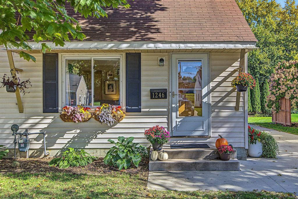 1246 Smith Avenue S, West Saint Paul, MN 55118 — photo 2