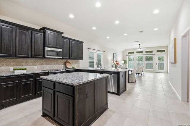 2129 RANGE RD, Seguin, TX 78155