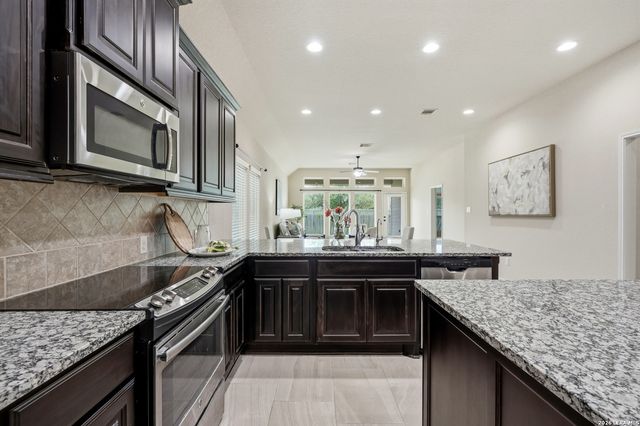 2129 RANGE RD, Seguin, TX 78155