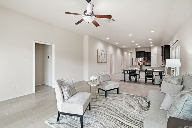 2129 RANGE RD, Seguin, TX 78155