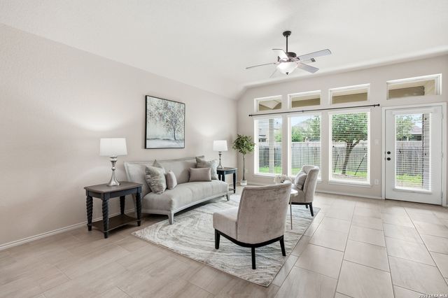 2129 RANGE RD, Seguin, TX 78155