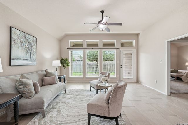 2129 RANGE RD, Seguin, TX 78155