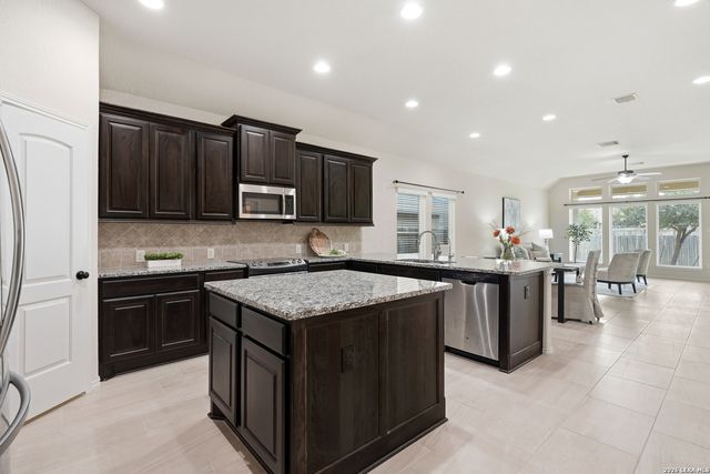 2129 RANGE RD, Seguin, TX 78155