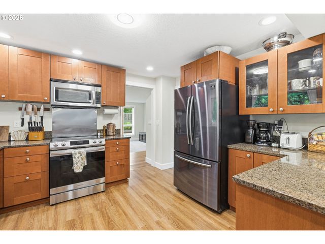 6683 Se CLACKAMAS Rd, Milwaukie, OR 97267