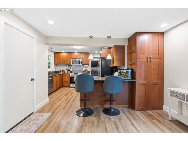 6683 Se CLACKAMAS Rd, Milwaukie, OR 97267