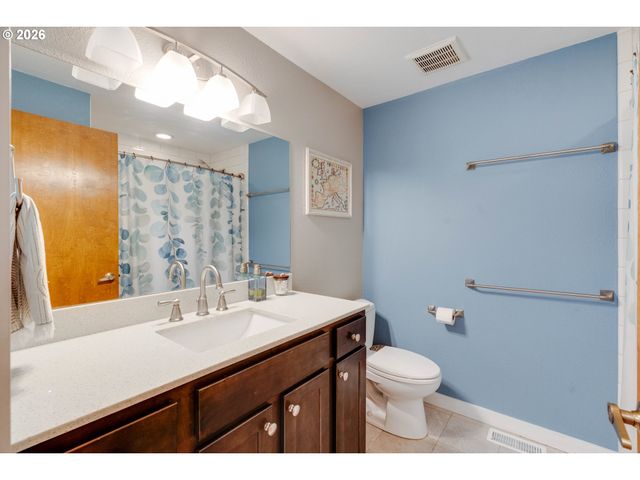 6683 Se CLACKAMAS Rd, Milwaukie, OR 97267