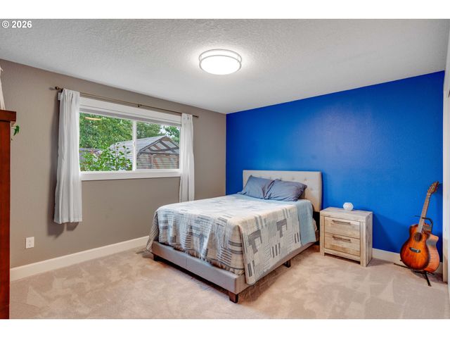 6683 Se CLACKAMAS Rd, Milwaukie, OR 97267