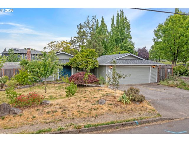6683 Se CLACKAMAS Rd, Milwaukie, OR 97267