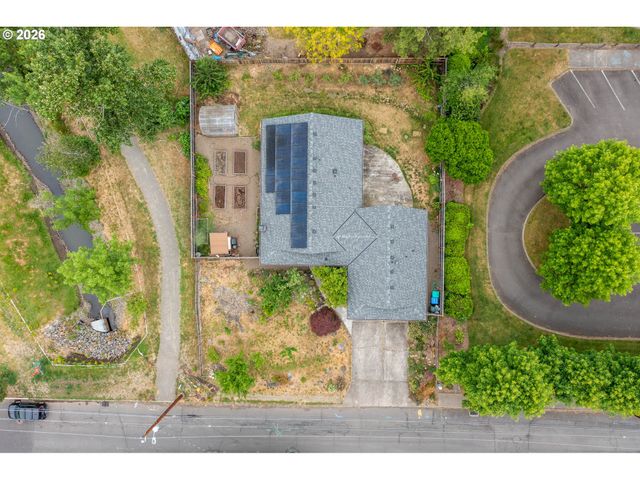 6683 Se CLACKAMAS Rd, Milwaukie, OR 97267