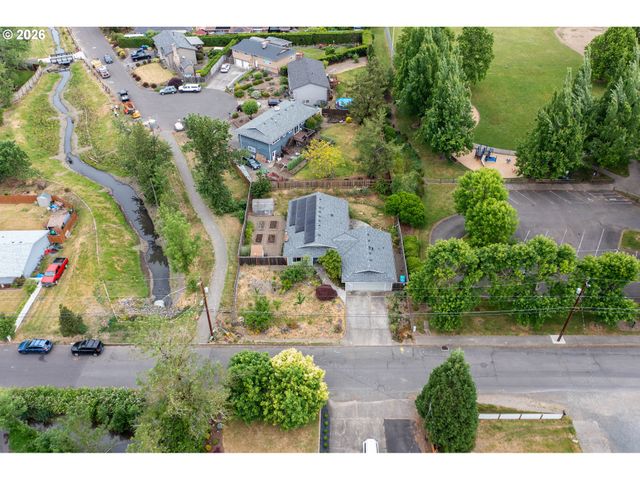 6683 Se CLACKAMAS Rd, Milwaukie, OR 97267