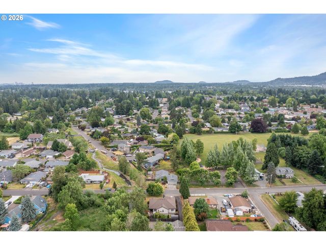 6683 Se CLACKAMAS Rd, Milwaukie, OR 97267