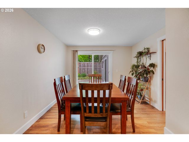 6683 Se CLACKAMAS Rd, Milwaukie, OR 97267