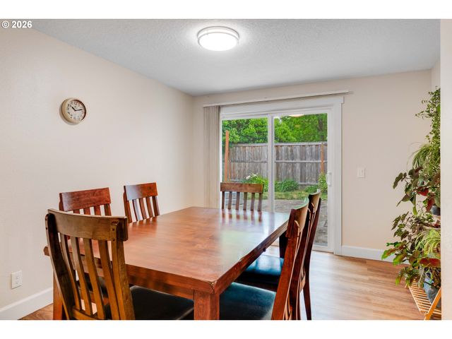 6683 Se CLACKAMAS Rd, Milwaukie, OR 97267