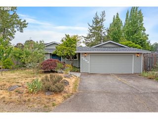 6683 Se CLACKAMAS Rd, Milwaukie, OR 97267