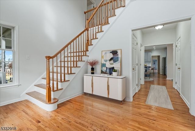 37 Woodland Heights Circl, Lebanon Twp., NJ 08826
