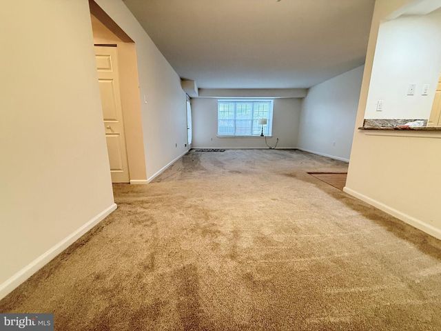 301 SOCIETY PL, Newtown, PA 18940