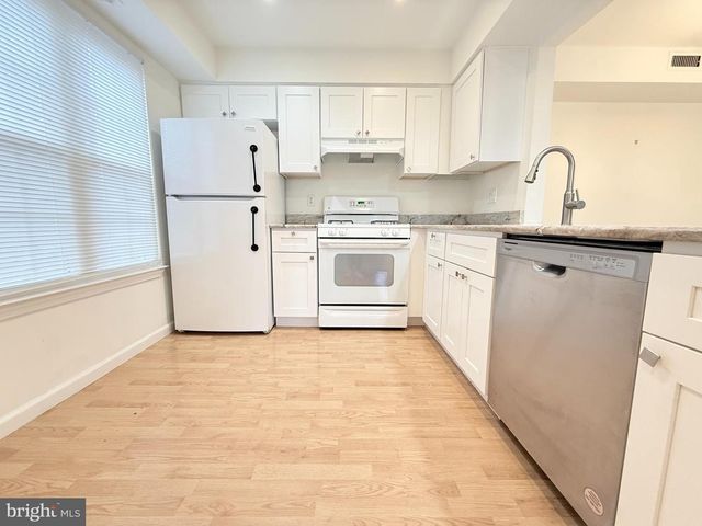 301 SOCIETY PL, Newtown, PA 18940