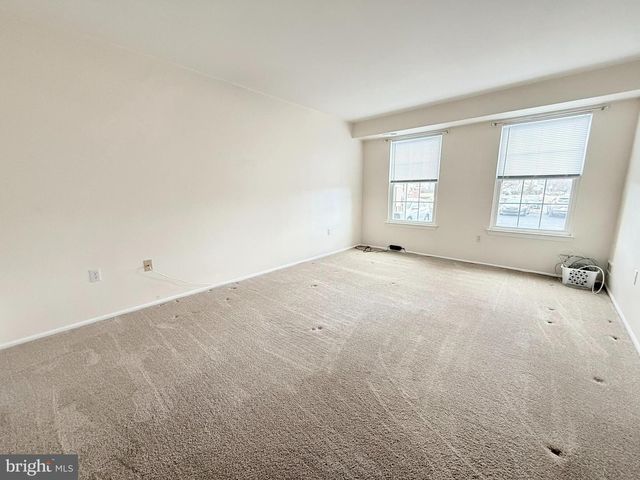 301 SOCIETY PL, Newtown, PA 18940