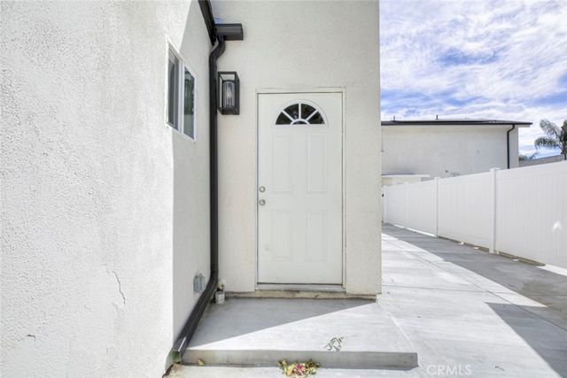 15557 Wyandotte Street, Van Nuys, CA 91406