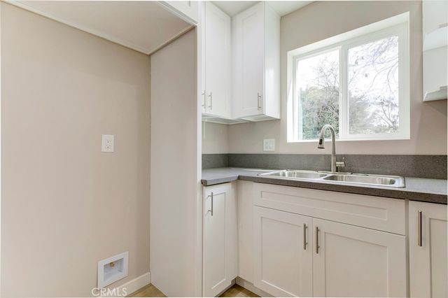 15557 Wyandotte Street, Van Nuys, CA 91406