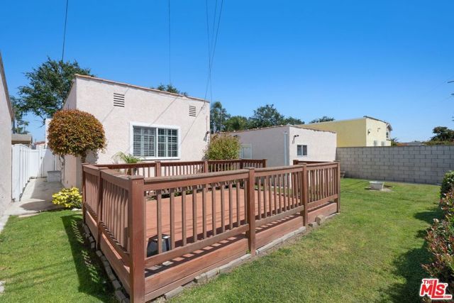 7905 West Boulevard, Inglewood, CA 90305