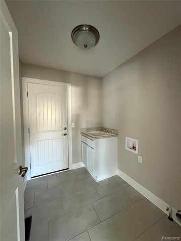 1025 Camellia Circle 41, Howell, MI 48843