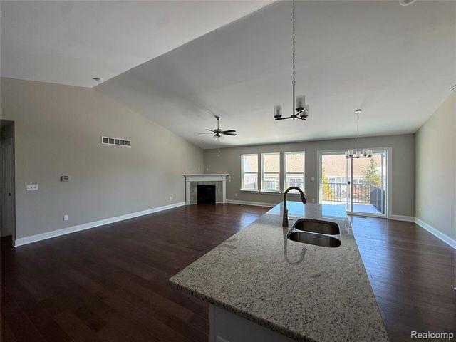 1025 Camellia Circle 41, Howell, MI 48843