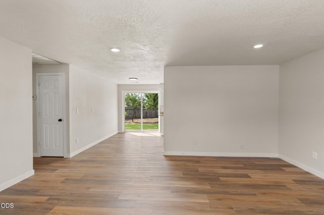 2417 Flanders Street, White City, OR 97503