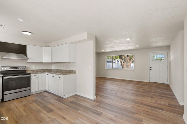 2417 Flanders Street, White City, OR 97503