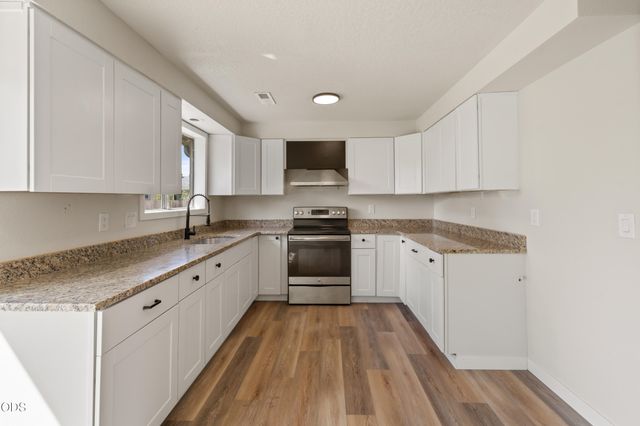 2417 Flanders Street, White City, OR 97503