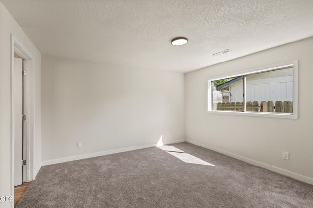 2417 Flanders Street, White City, OR 97503